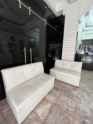 32-inch flat-screen TV with cable channels, TV