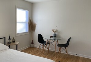 3 bedrooms, iron/ironing board, travel cot, free WiFi