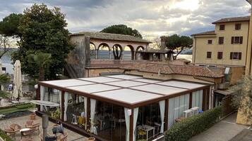 Chambre Confort Double ou avec lits jumeaux, vue partielle sur le lac