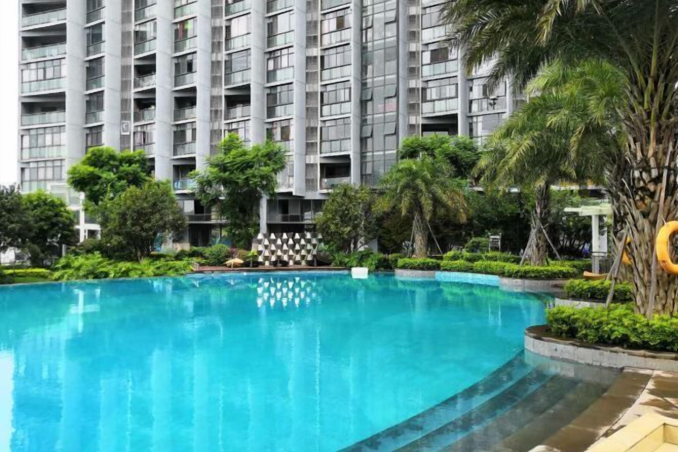 حمام سباحة خارجي