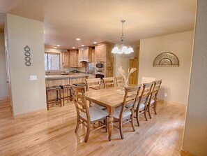 Dining - Cabin 5 Torreon with Hot Tub (Show Low)