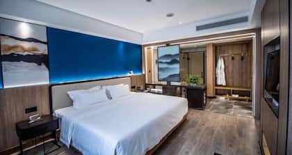 Yufeng International Hotel