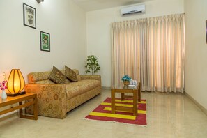 奢華套房, 城市景 | 客廳 | 32 吋LED 電視連有線電視頻道、電視