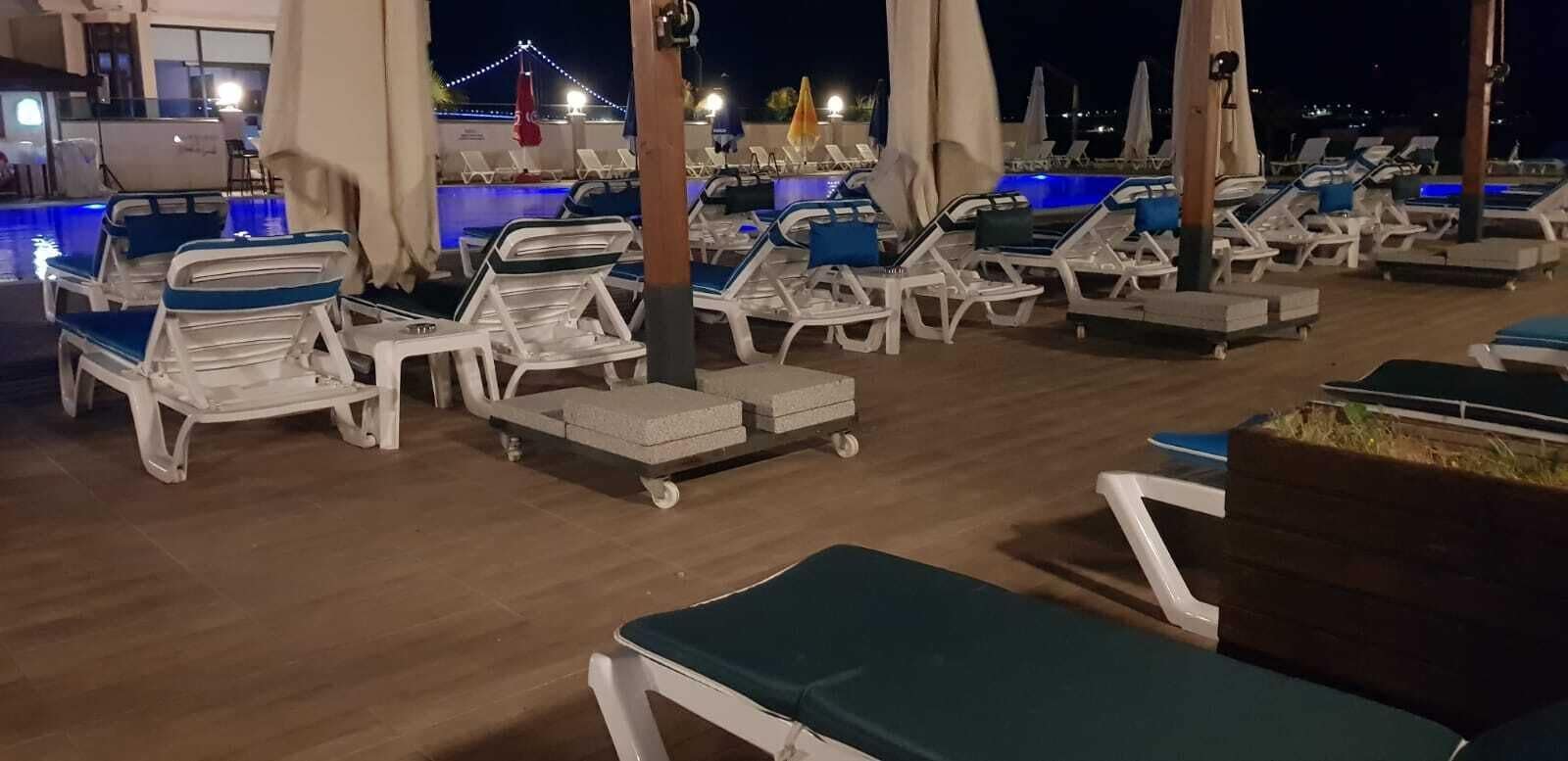 Seasonal outdoor pool, free pool cabanas, pool umbrellas