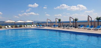 Außenpool (je nach Saison geöffnet)