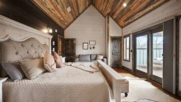 8 bedrooms, desk, iron/ironing board, WiFi