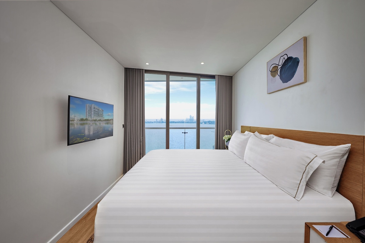 Quarto premier, 2 quartos | Frigobar (abastecido com alguns itens grátis), cofres nos quartos