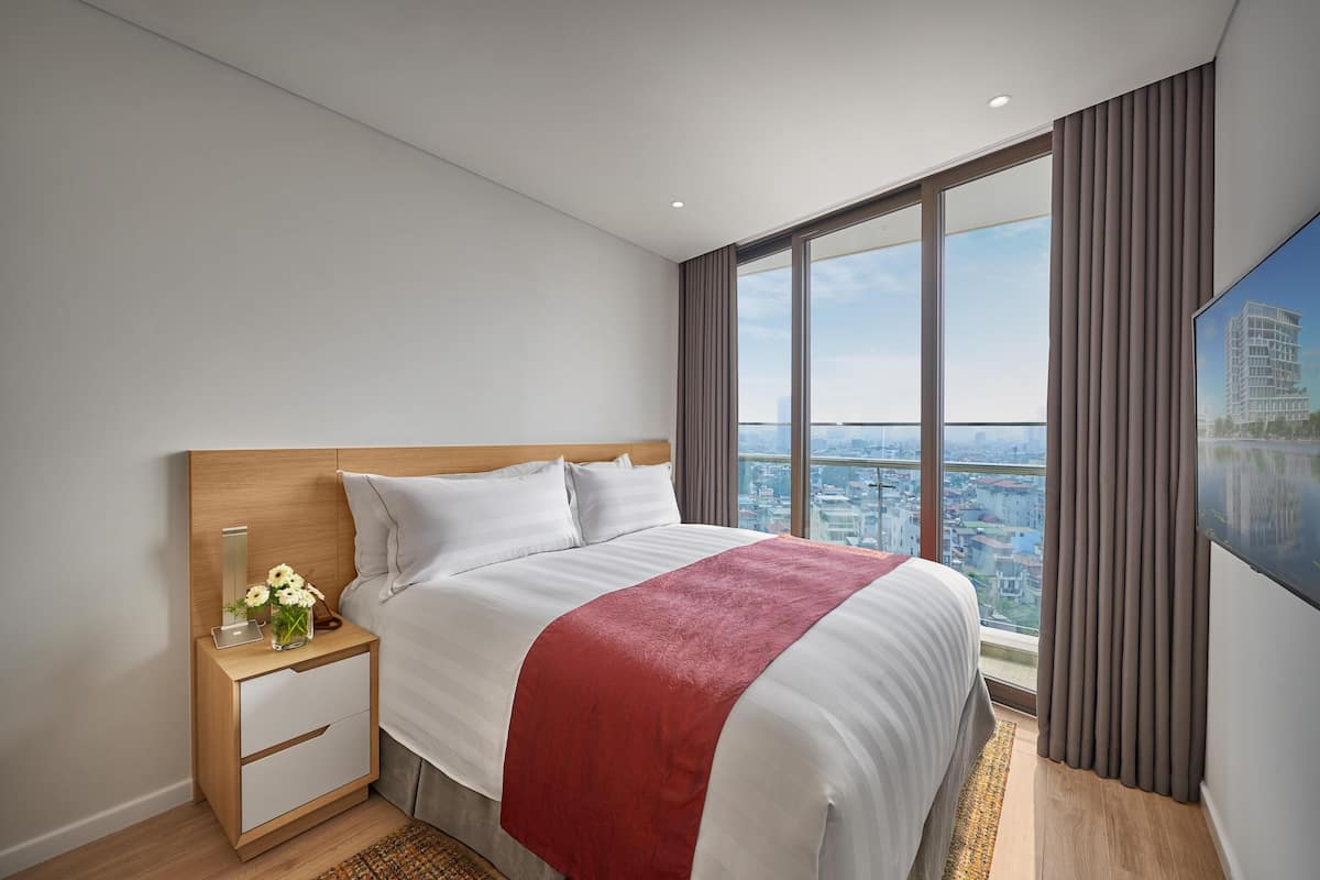 2 bedrooms, free minibar items, in-room safe, individually decorated