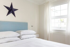 Apartment (2 Bedrooms) | 2 bedrooms, individually decorated, individually furnished - Edge Street IV by Onefinestay (London)