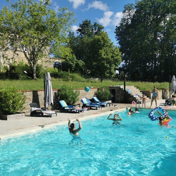 Piscine extérieure, piscine chauffée