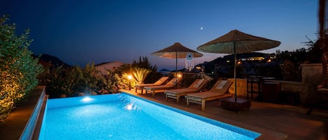 Outdoor pool, a heated pool