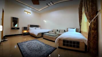 Habitación triple estándar | Wifi gratis y ropa de cama