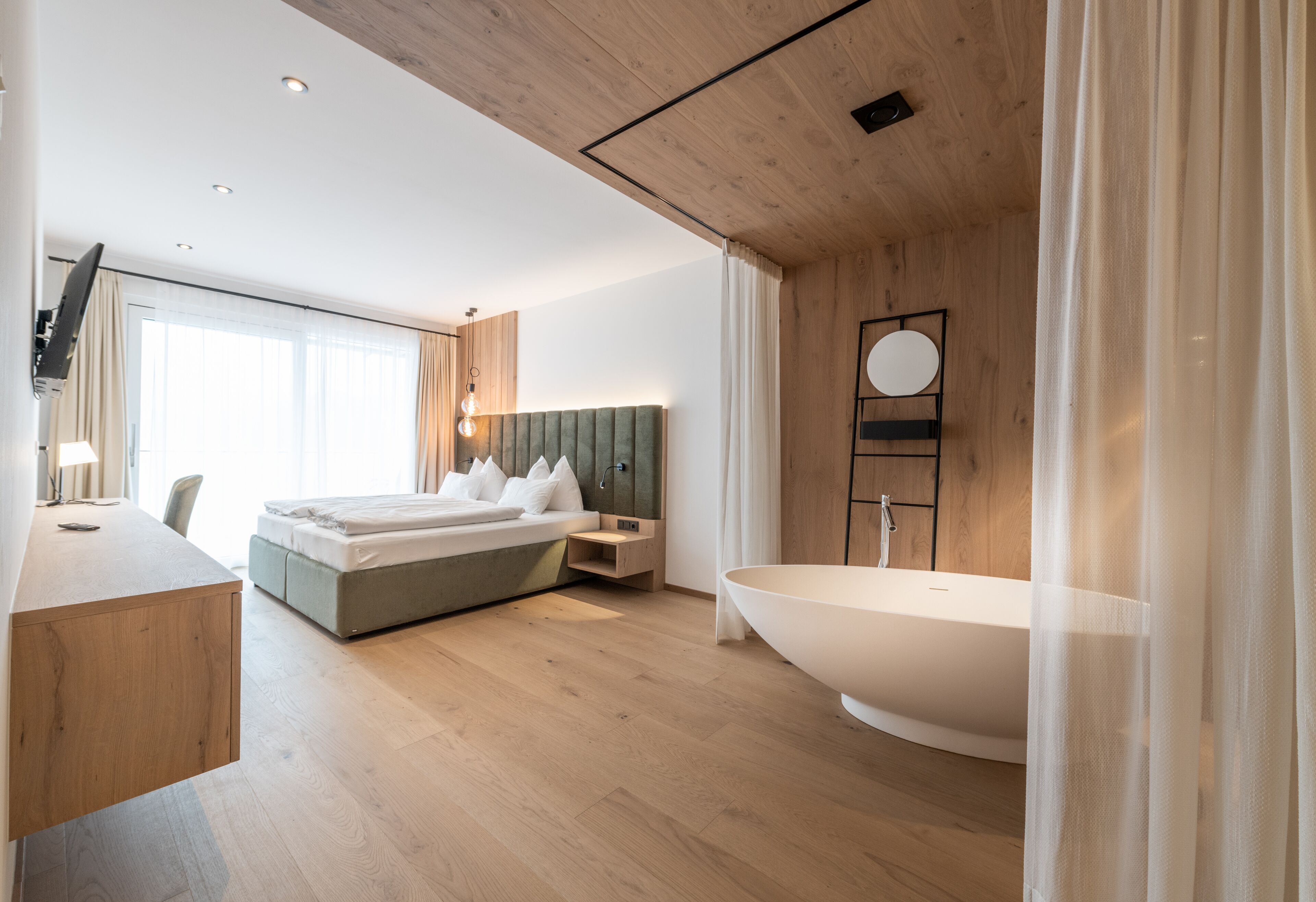 panoramic suite | 1 bedroom, hypo-allergenic bedding, in-room safe, desk