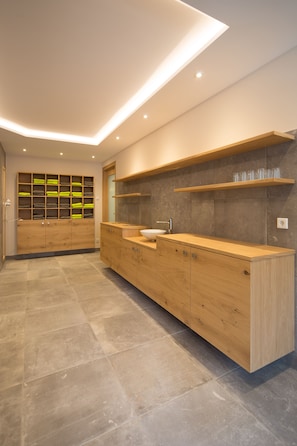 Sauna, steam room, massages