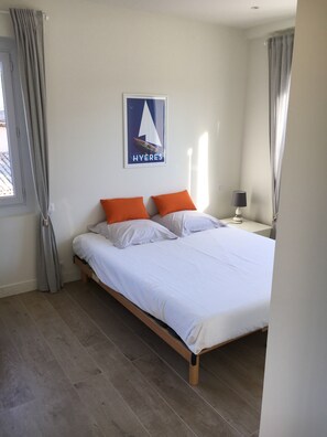 5 chambres, fer et planche à repasser, lit parapluie, Wi-Fi gratuit