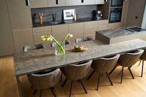 Private kitchen - VISIONAPARTMENTS Nicolae Caramfil (Bucharest)
