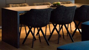 Apartemen Senior, 2 kamar tidur | Dapur pribadi | Kompor, peralatan masak/sendok-piring, dan lemari pembeku