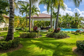 Villa, 4 chambres, piscine privée, cÎté cour intérieure | Vue sur le jardin