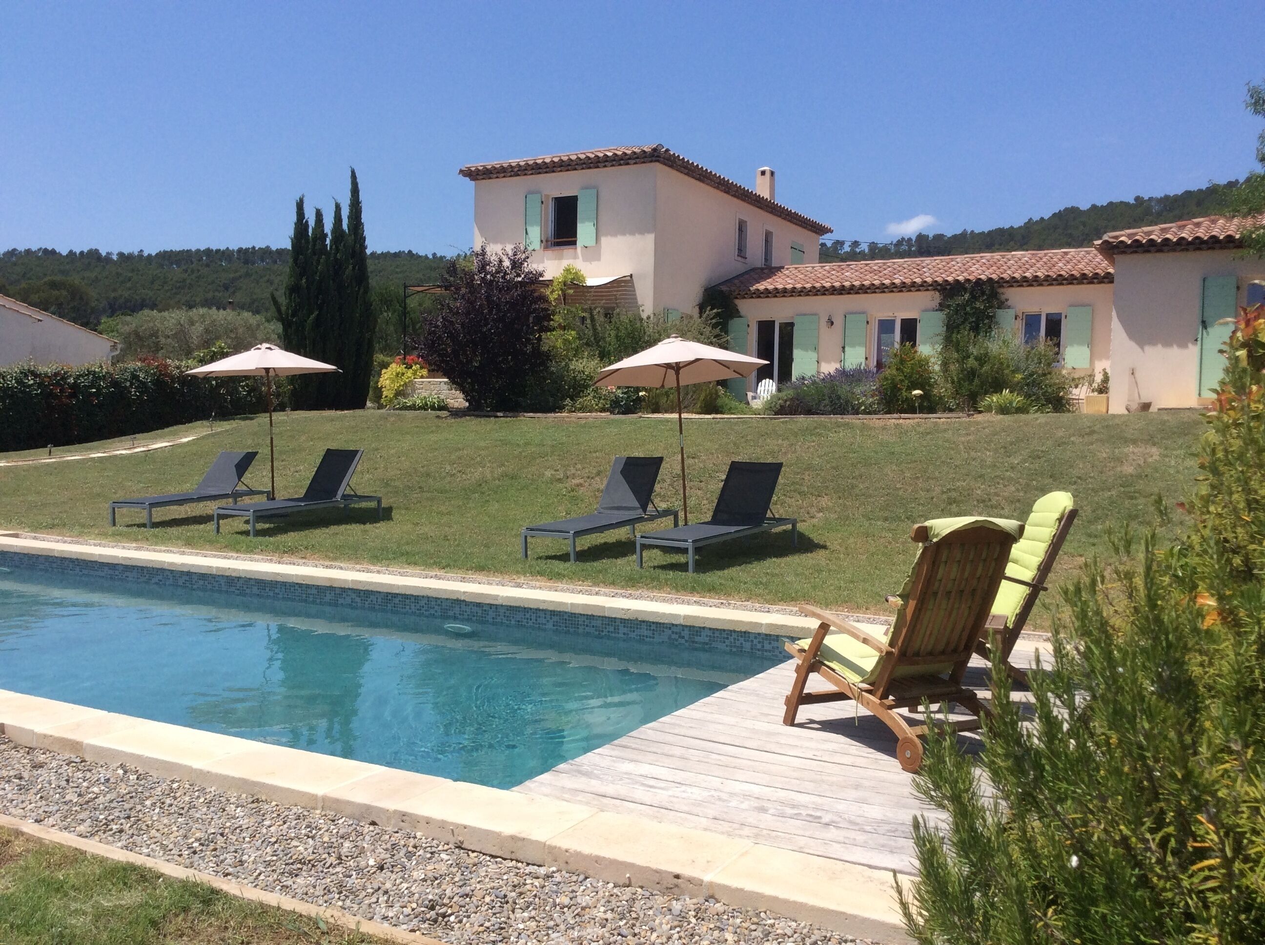 Piscine couverte, piscine extérieure