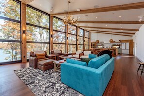 Smart TV, fireplace, DVD player, offices