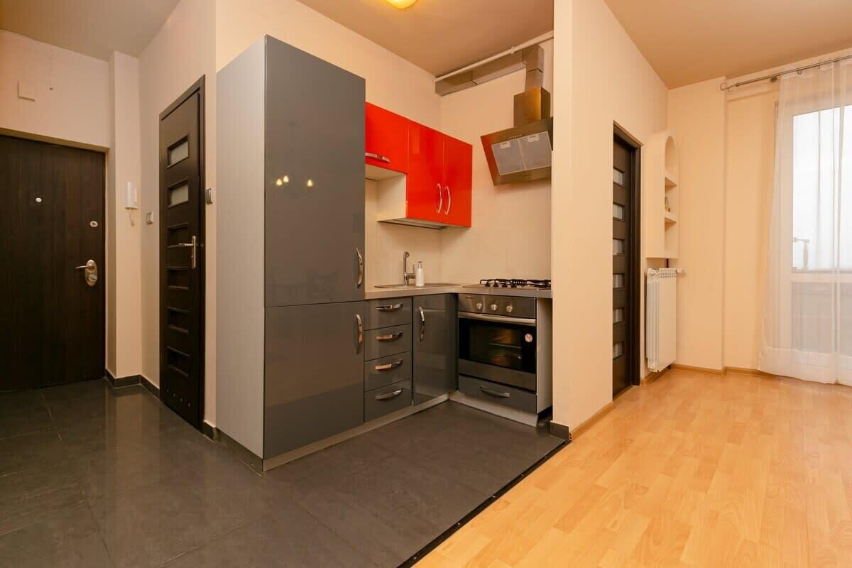 冰箱、烤箱、炉灶、厨具/餐具