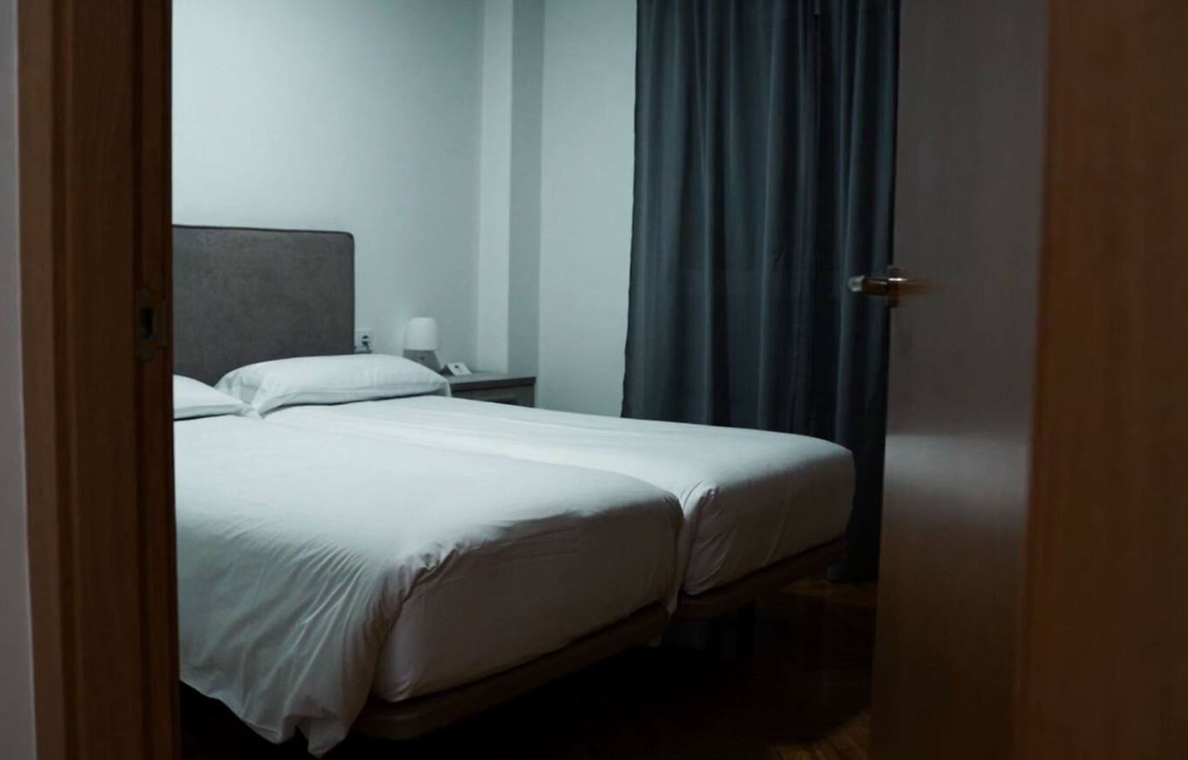 1 slaapkamer, luxe beddengoed, donsdekens, geluiddichte muren