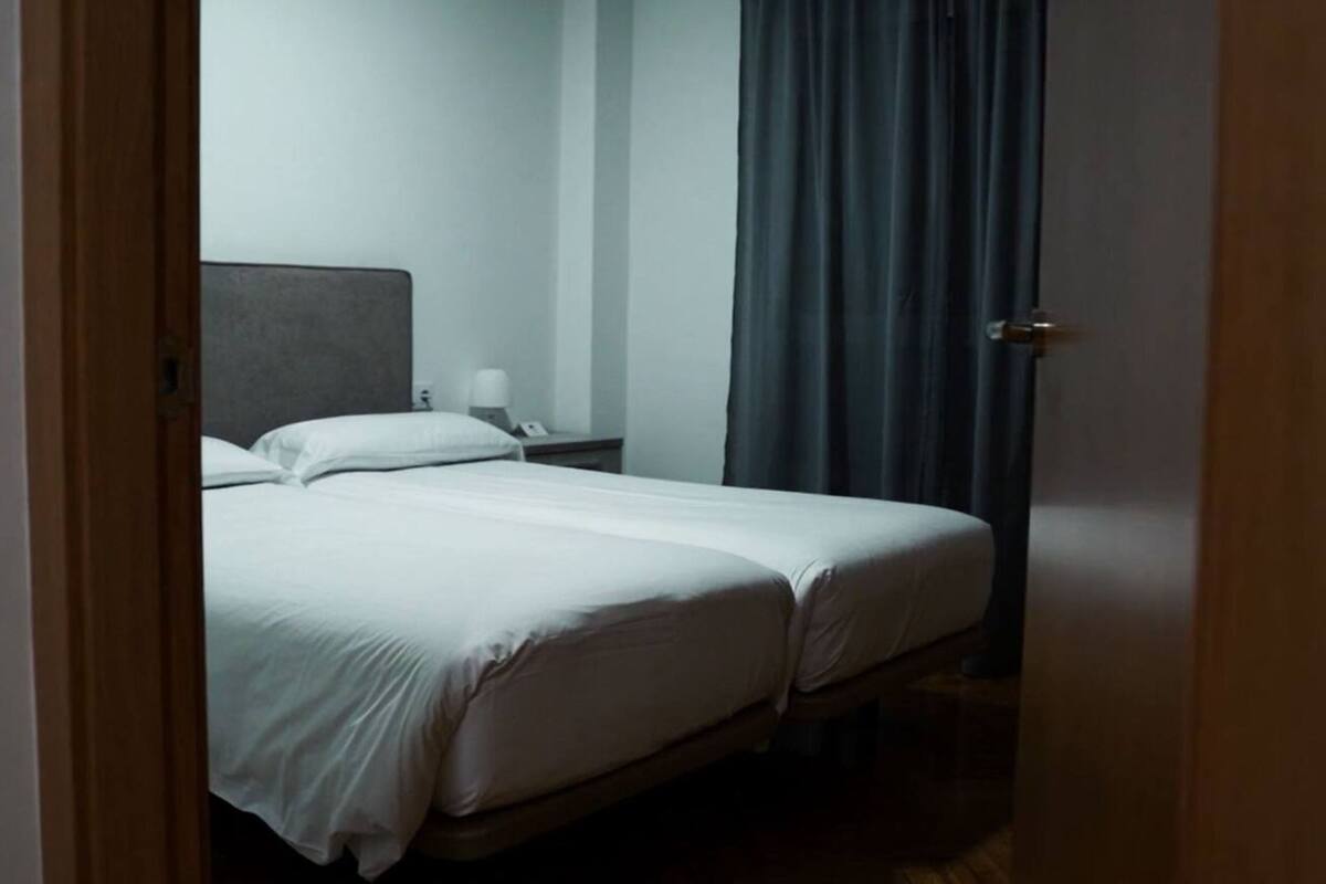 1 bedroom, premium bedding, down duvets, soundproofing
