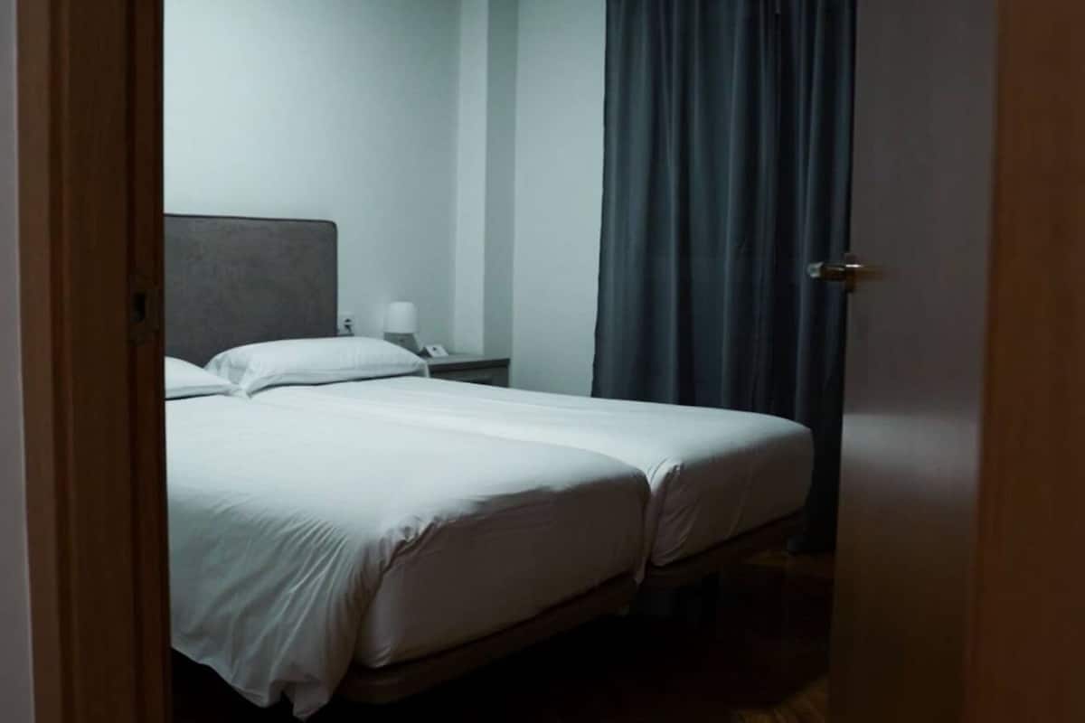 1 bedroom, premium bedding, down duvets, soundproofing