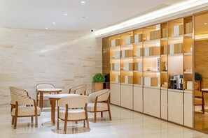 Lobby - Ji Hotel Nanluoguxiang Lane Andingmen Metrostation (Beijing)