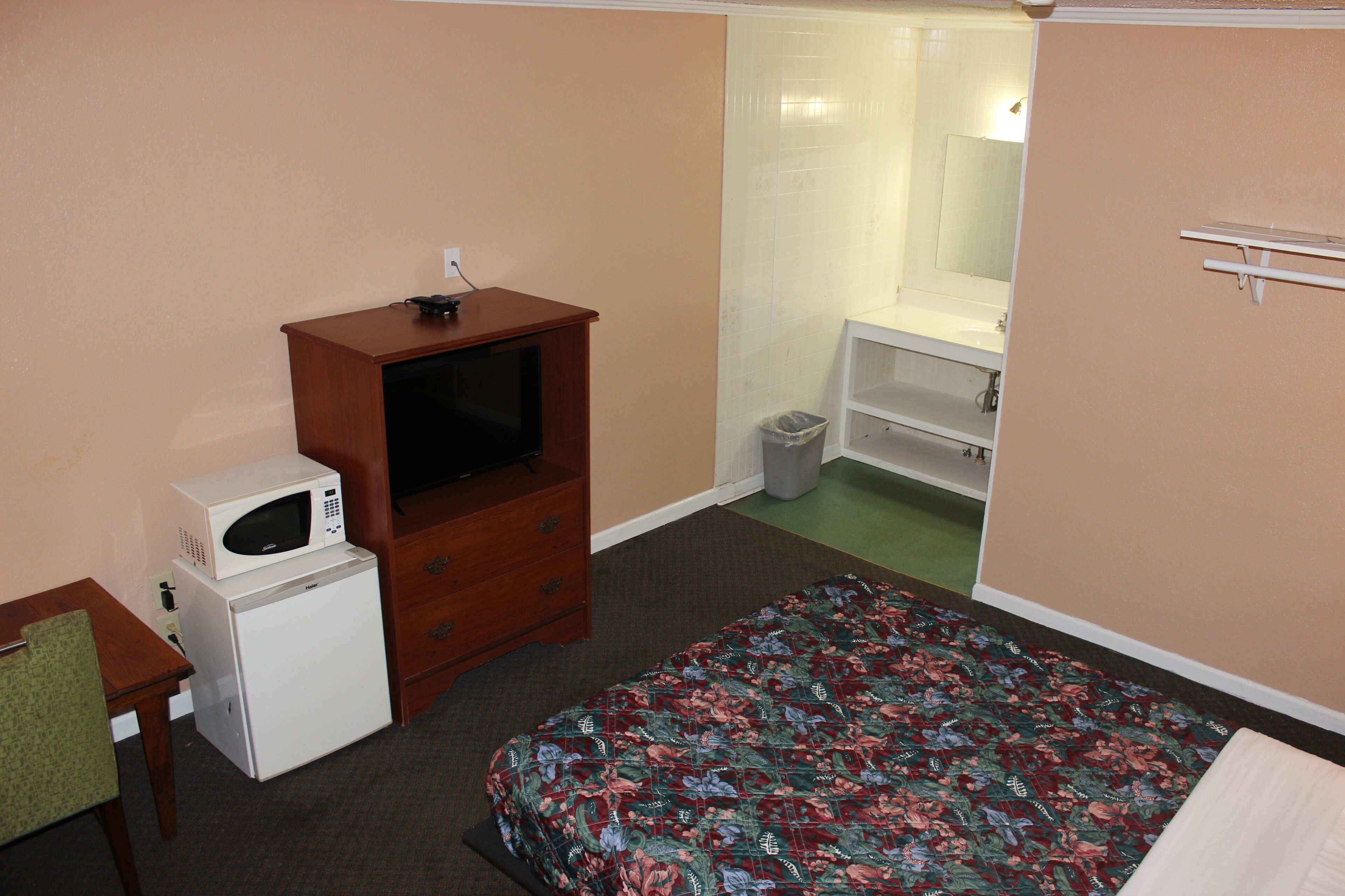 business double room | premium bedding, pillow-top beds, individually decorated