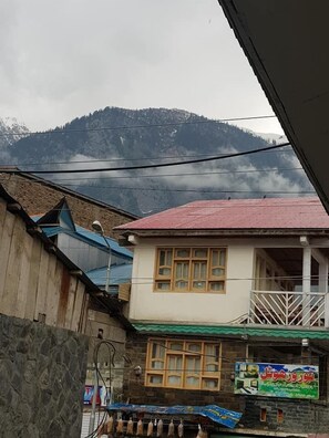 Standard Double Room | Mountain view - King Valley Hotel 2 (Swat)