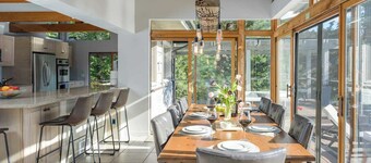 Grindstone Harbor House: Luxury Beachfront Estate,Hot Tub, Mooring, Gated Privacy