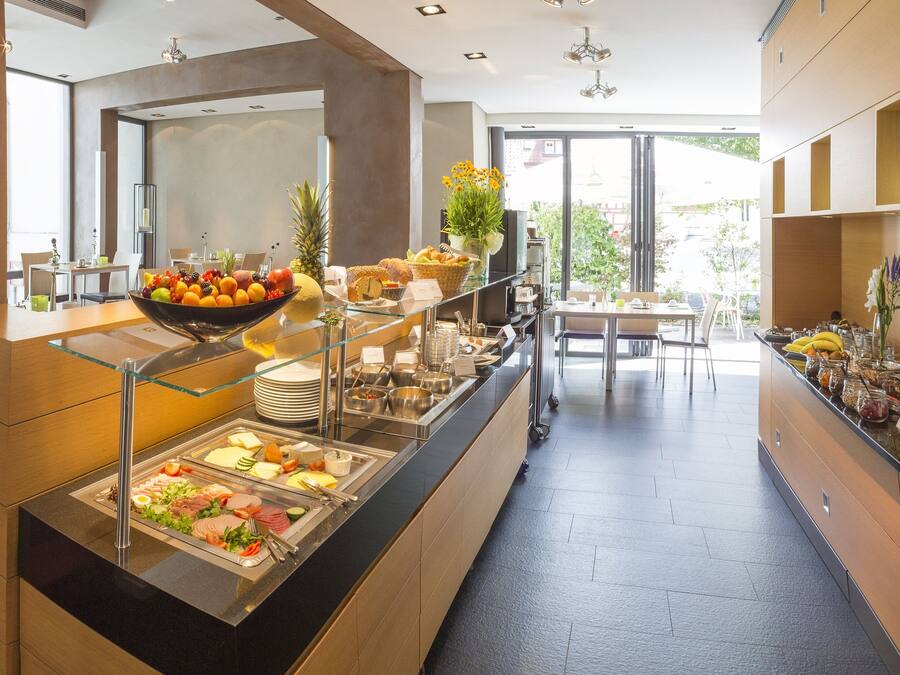 Tägliches einheimisches Frühstück gegen Gebühr
