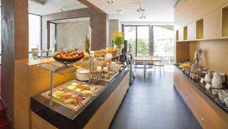 Daily local cuisine breakfast for a fee. Landidyll Hotel Lamm