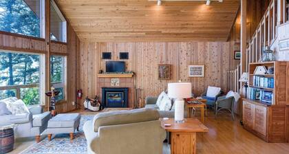 Fantastic Water Views, Private, Pet-Friendly, Close to Moran State Park, Trails