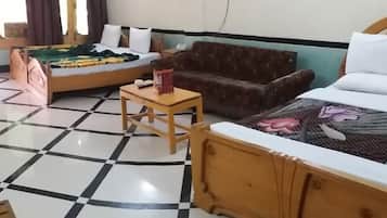 Habitación triple estándar | Wifi gratis y ropa de cama