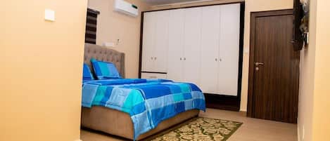 4 chambres, fer et planche à repasser, draps fournis