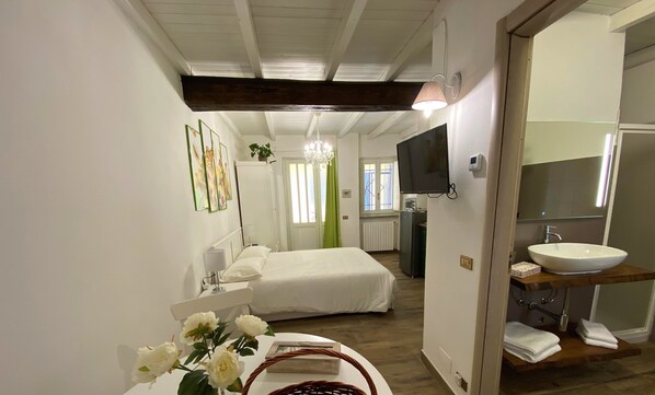 1 camera, ferro/asse da stiro, Wi-Fi gratuito, lenzuola