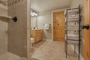 Baignoire, sèche-cheveux