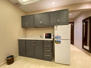 One Bedroom Apartment | ครัวส่วนตัว | ตู้เย็นขนาดใหญ่, ไมโครเวฟ, เตาอบ, เครื่องชงกาแฟ/ชา