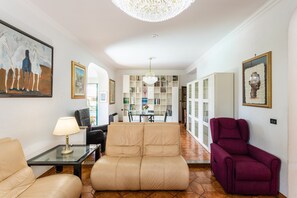 TV, fireplace, books, stereo