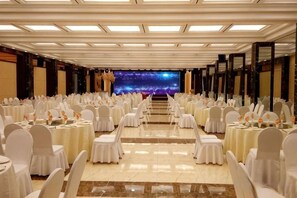 Unclassified image, 4 of 54, button