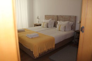 Iron/ironing board, free WiFi