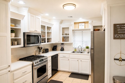 Drover House | USAO | Private Pool | King Bed | WD