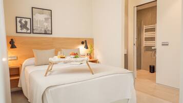 Apartment, 2 Bedrooms | In-room safe, individually decorated, individually furnished, desk