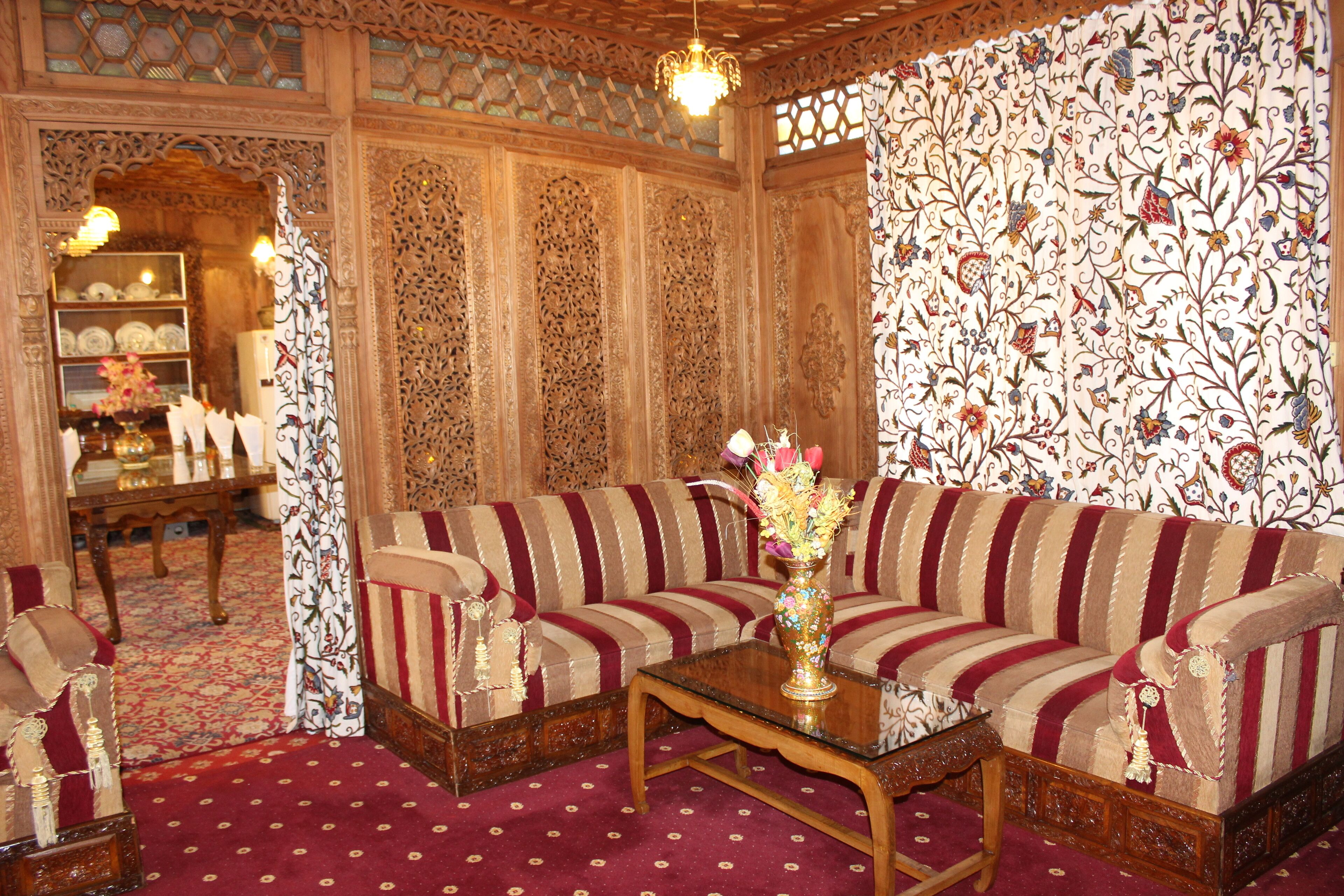 52-inch Smart TV with satellite channels, TV