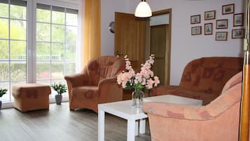 Comfort Condo | Living area