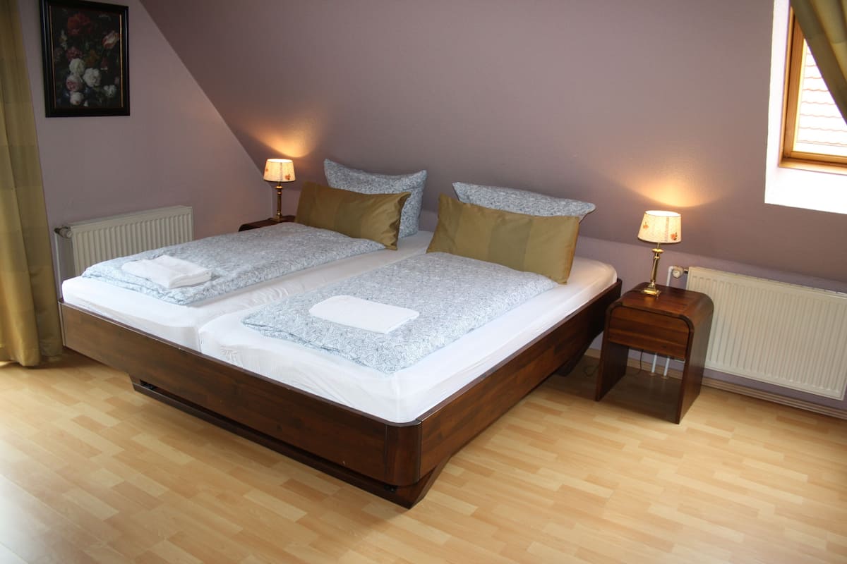 Eenvoudig appartement | 4 slaapkamers, babybedden, gratis wifi, beddengoed