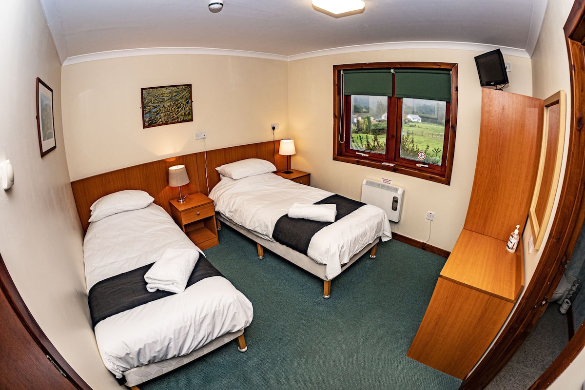 Twin Room | Premium bedding, bed sheets