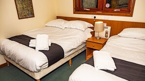 Double Room, 1 Bedroom | Premium bedding, bed sheets - Roam West (Fort William)